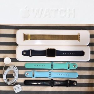 GOLD Apple 1st Gen. Smart Watch. 38mm with 5 bands